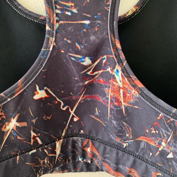 Nike patterned sports bra with medium support - Picture 5 of 5